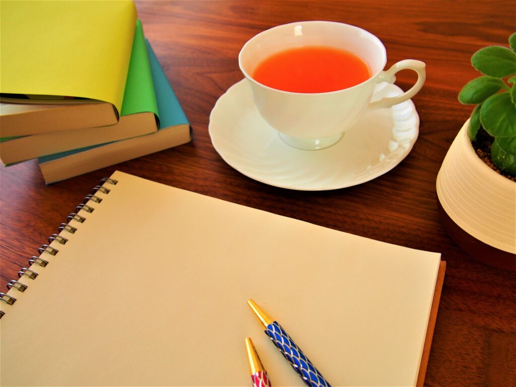 ノートとペンと紅茶